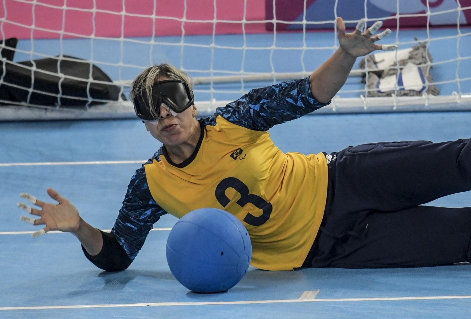 Sábado é dia de goalball Seleções feminina e masculina lutam pelo ouro