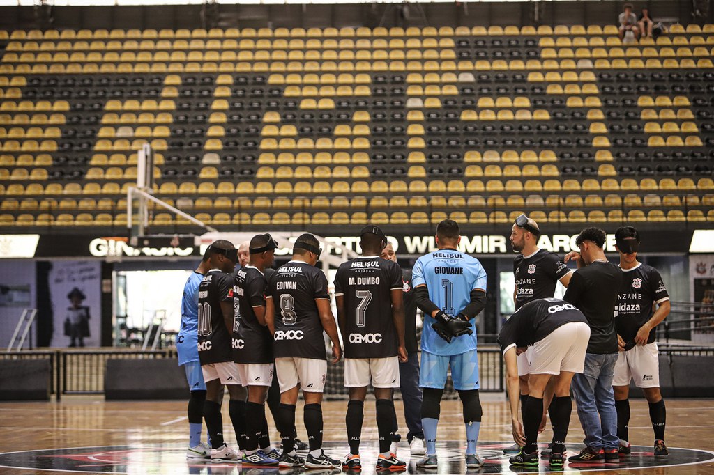 Corinthians se prepara para estreia do 'bando de loucos' no futebol de cegos