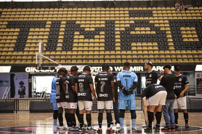 Corinthians se prepara para estreia do 'bando de loucos' no futebol de cegos