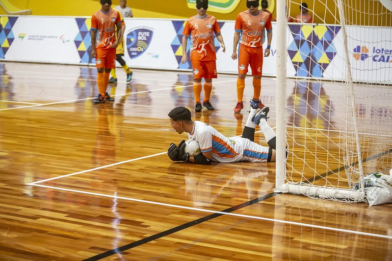 Jovem goleiro brilha, mas Agafuc vence com gol no fim pelo Brasileiro de futcegos