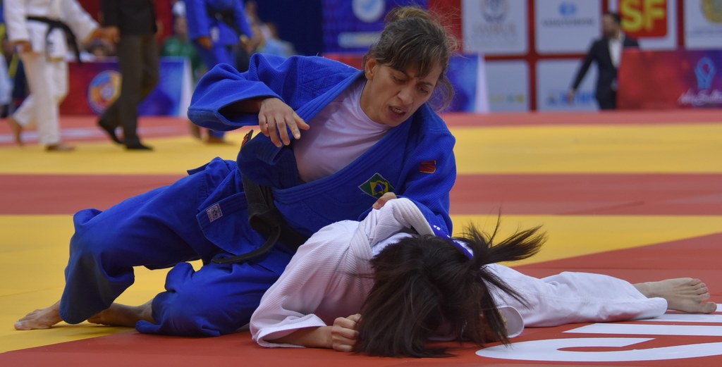 No quintal de casa, Lúcia busca medalha e retorno à liderança do ranking