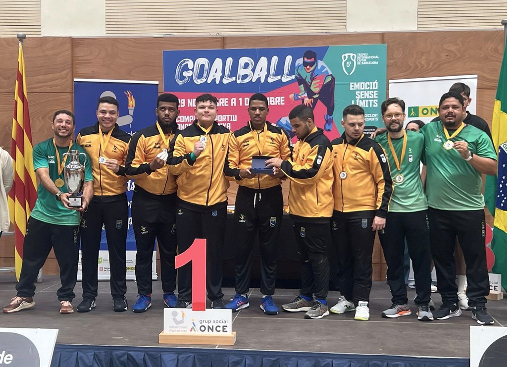 Seleção de base de goalball é campeã no masculino e prata no feminino na Espanha